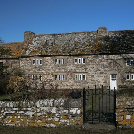 Westernhopeburn West Farmhouse and adjoining outbuilding