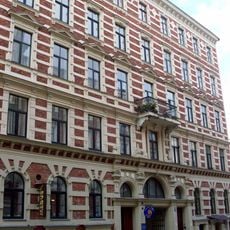 Dzīvojamās ēkas (2)