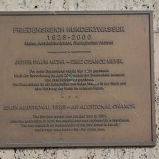 Gedenktafel für Friedensreich Hundertwasser