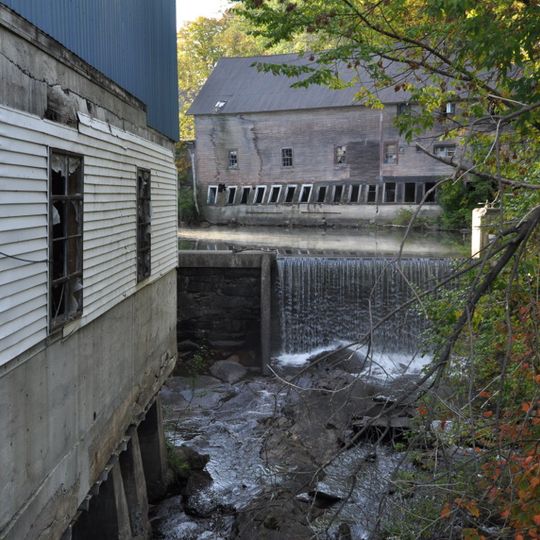 Arrondissement historique de Crystal Lake Falls