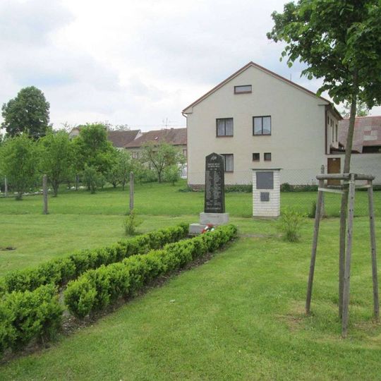 Pomník padlým v Roseči