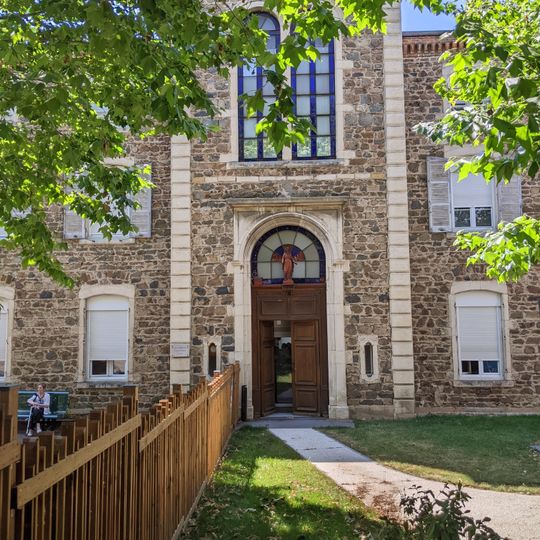 Ancienne chapelle de la maison de retraite Notre-Dame de Lay