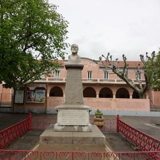 Monument to Louis Pasteur