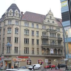 Karl-Marx-Straße 100, Rollbergstraße 1–3