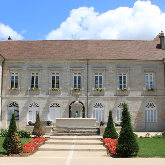 Ancien hôtel de ville de Lons-le-Saunier