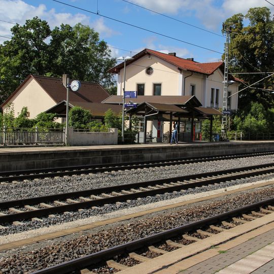 Bahnhofsgebäude am Bahnhof Postbauer-Heng