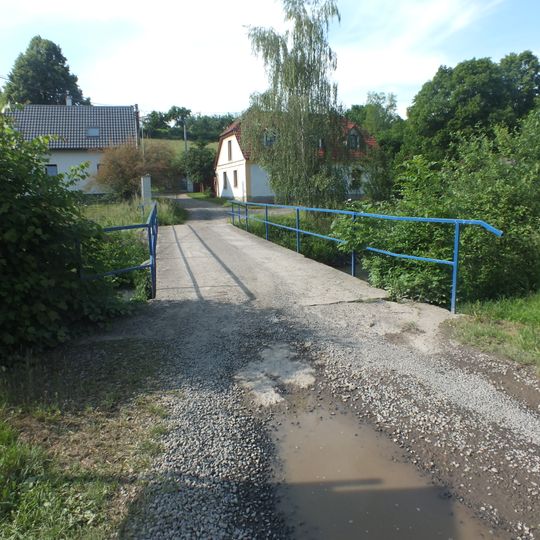 Starý most přes Kocábu ve Starém Knínu proti čp. 357