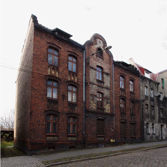 Kamienica przy ul. Chełmońskiego 6 w Zabrzu