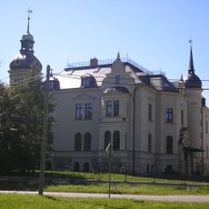 Villa mit Bedienstetenwohnhaus, Villengarten (Gartendenkmal) und Einfriedung Altenburger Straße 5