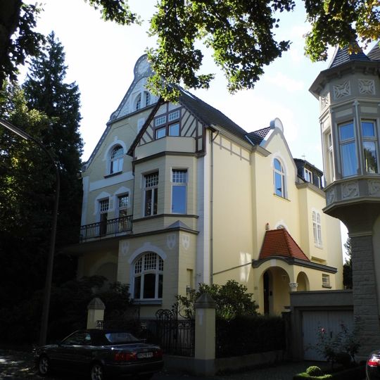 Jean-Paul-Straße 10