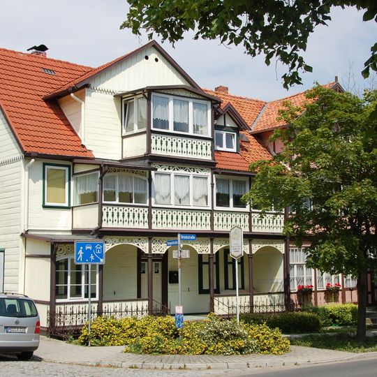 Brinkstraße 32