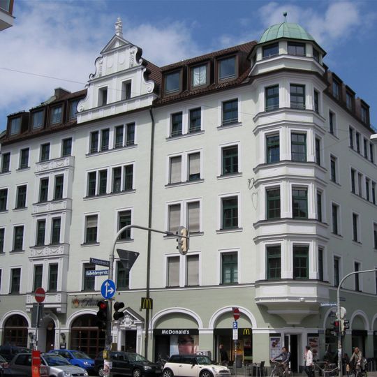 Wohn- und Gastwirtschaftsbau