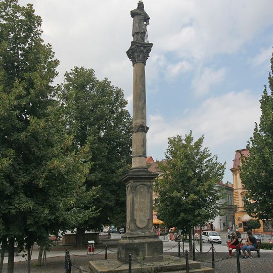 Sloup se sochou svatého Vavřince