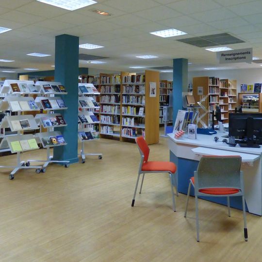 Biblioteca Oscar Wilde