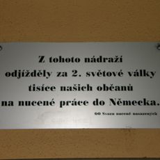 Pamětní deska válečných transportů v Třebíči
