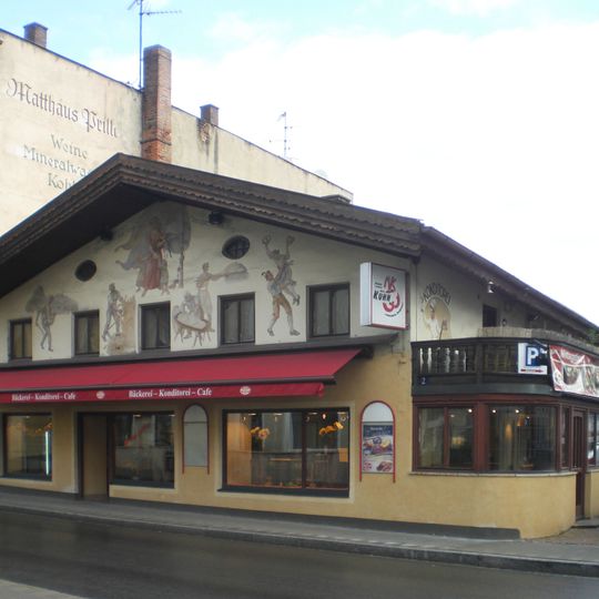 Wohn- und Geschäftshaus, Bäckerei