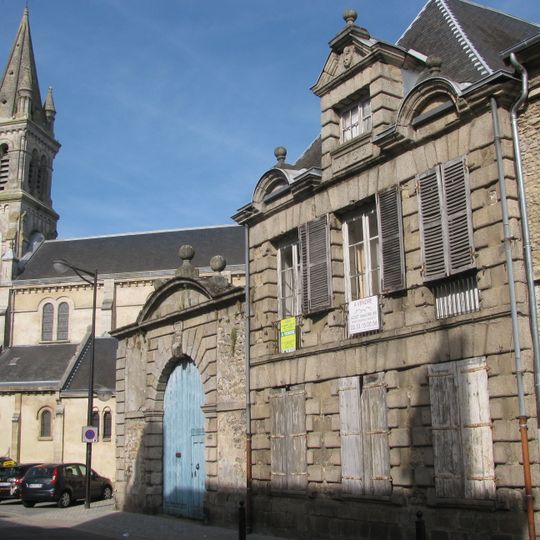 Presbytère Saint-Pierre de Montsort