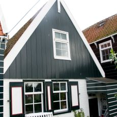 Kerkbuurt 165, Marken