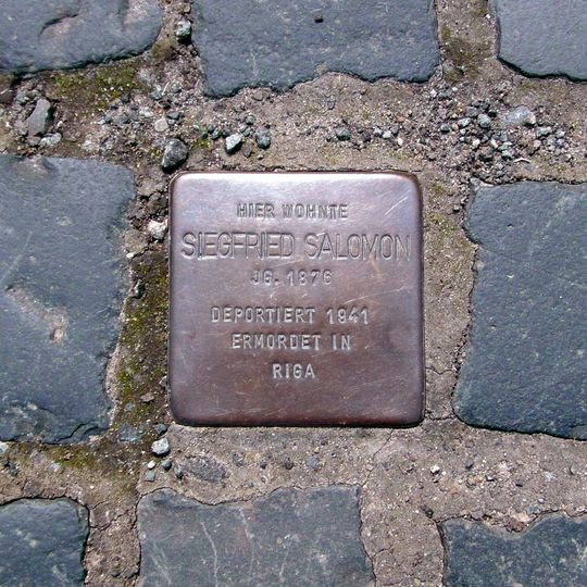 Stolperstein en memoria de Siegfried Salomon