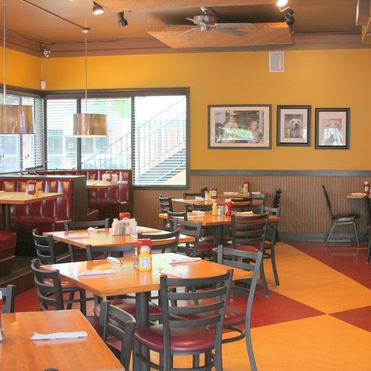 Lucky's Burger & Brew