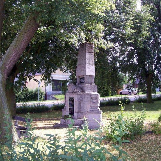 Pomník padlým v Nevřeni