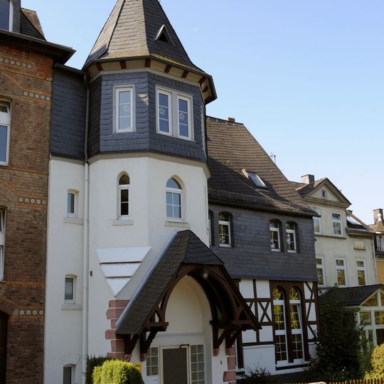 Konrad-Adenauer-Promenade 4