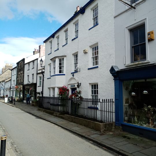 Marshall House And Attached Area Railings