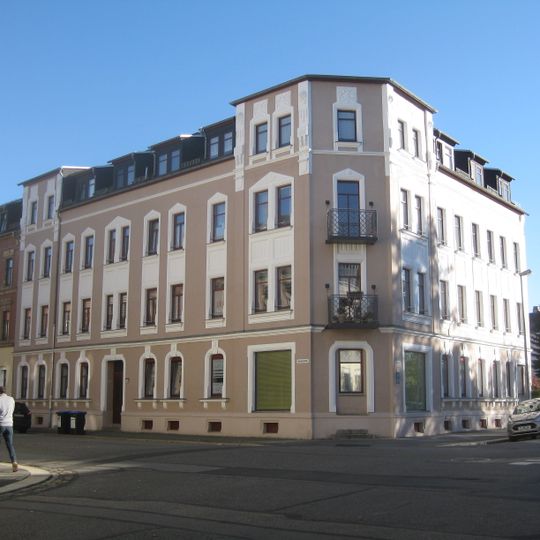 Mietshaus in Ecklage mit Laden Bernhardstraße 102