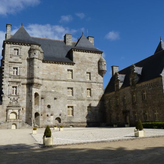 Château et manoir de Kéroué