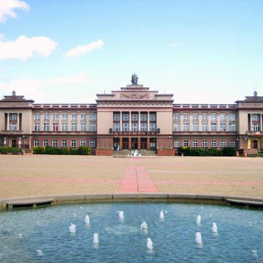 Kulturní dům s plochou veřejného prostranství