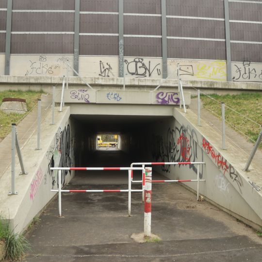 Most dálnice D11 přes Svépravický potok u Xaverovského rybníka