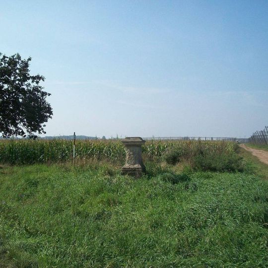 Kříž mezi Kněževsí a Kolešovicemi