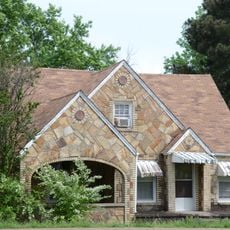Carl and Esther Lee House