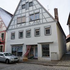 Ellinger Straße 9
