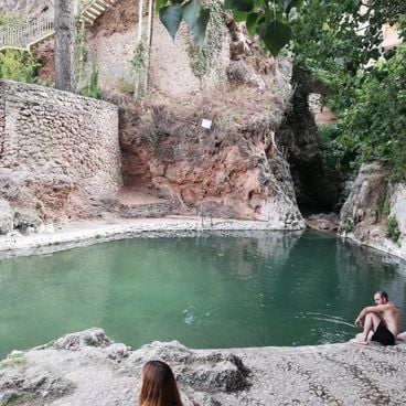Die besten natürlichen Schwimmbecken in Spanien für eine erfrischende Abkühlung