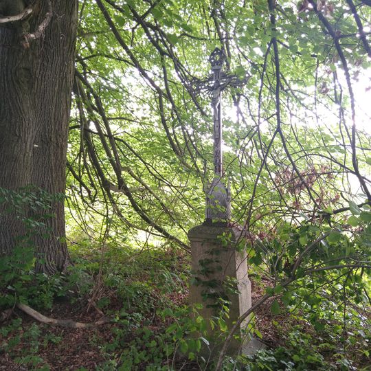 Kříž v zaniklém Kníně