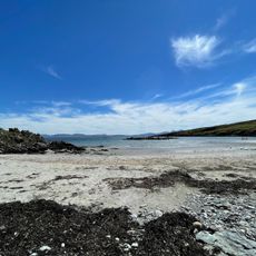 Queen's Bay / Loch Staosnaig