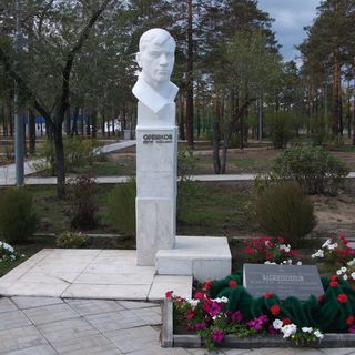 Памятник С.Н. Орешкову (1916-1943), Герою Советского Союза, повторившему подвиг Александра Матросова (Улан-Удэ)