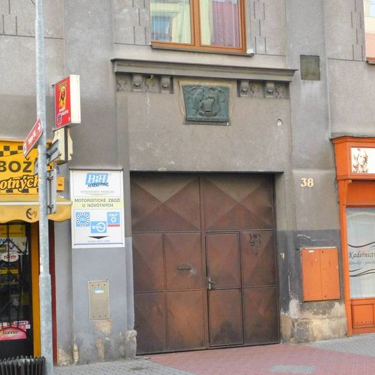 Pamětní deska Věnceslavy Lužické v Hořicích