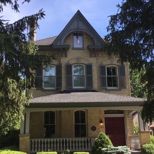 195 Elmwood Avenue East