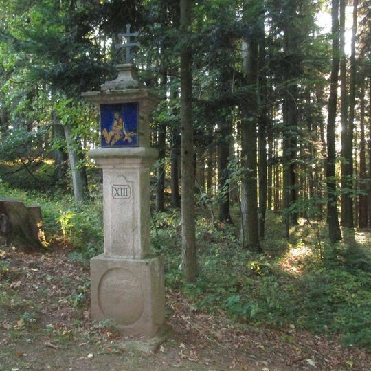 Boží muka na křížové cestě u Kamenice nad Lipou - 13. zastavení