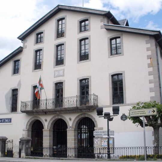 Casa consistorial de Artziniega