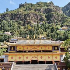 Gönlung Jampa Ling monastery