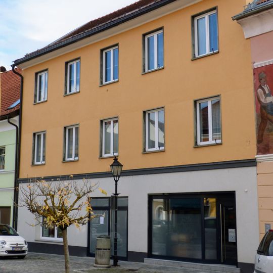 Wohn- und Geschäftshaus Bahnhofstraße 4