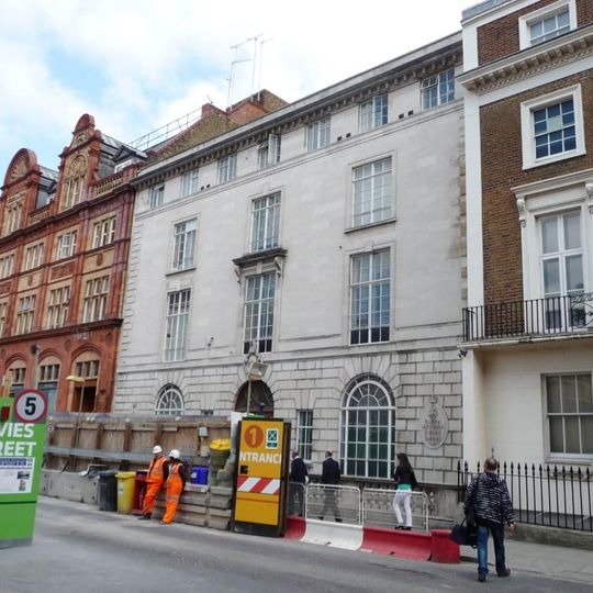 Davies Street drill hall