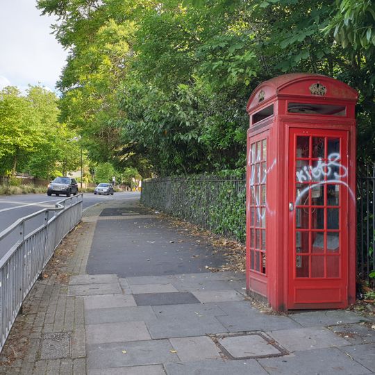 K2 Telephone Kiosk, Outside Ruskin Park Opposite Champion Hill