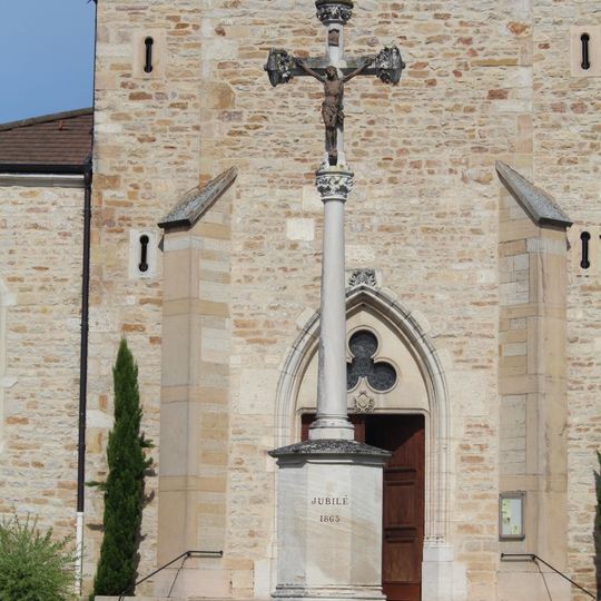 Croix de l'église de Grièges