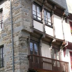 Maison d'angle à pans de bois