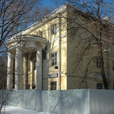 Residential building for employees of the Institute of Chemical Physics named after. N.N. Semyonova