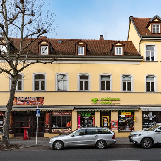 Wohn- und Geschäftshaus